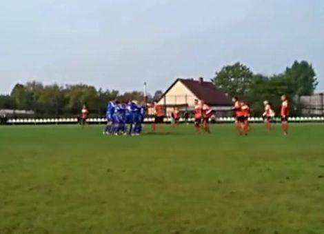 围成一圈往前拱，看你咋抢