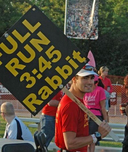 本次活动由厦马组委会委托厦马官方唯一指定运动表赞助商EZON宜准进行招募。