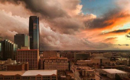 比赛当晚的俄城市中心(newsok.com)