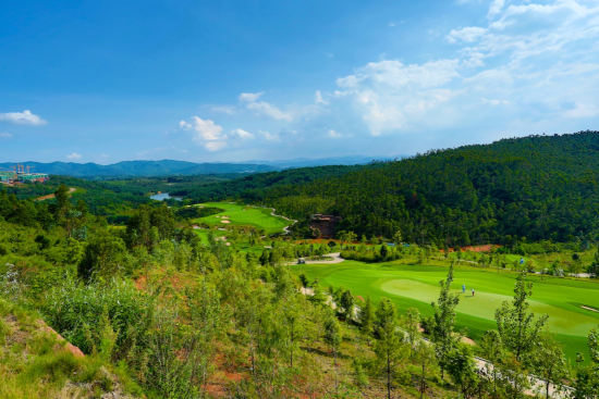 美丽的玉龙湾球场