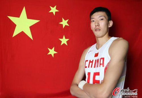 周琦是同龄人中的吸金王