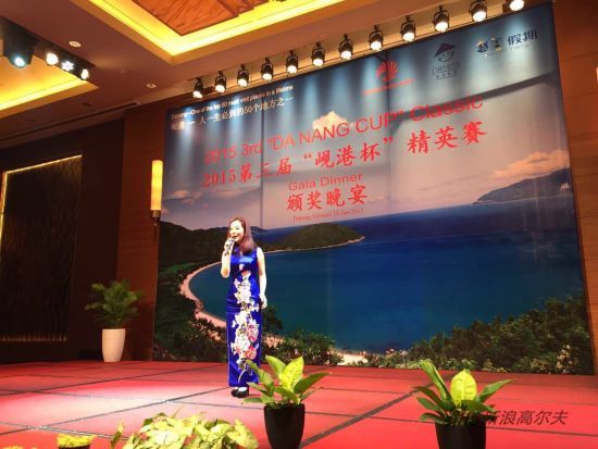 “邓丽君”表演