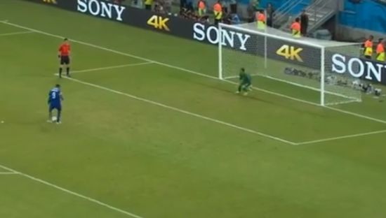 还是纳瓦斯，希腊队罚点球瞬间，站到哪儿去了？