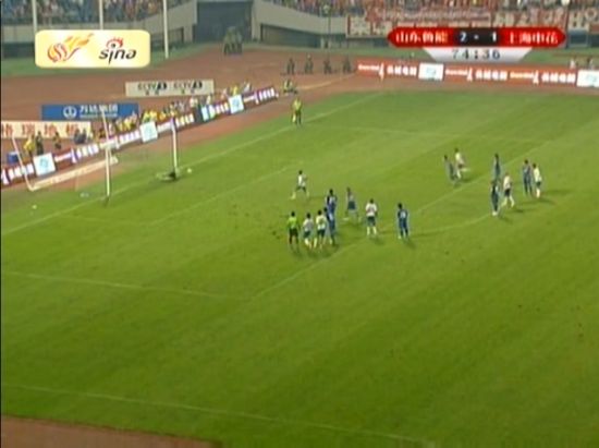 2012赛季扑出鲁能马塞纳的点球(向左)