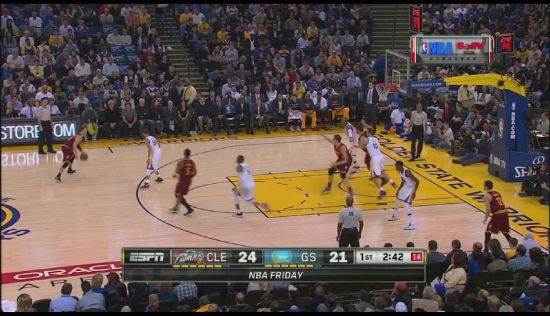 图3，莫兹戈夫也伸手要球