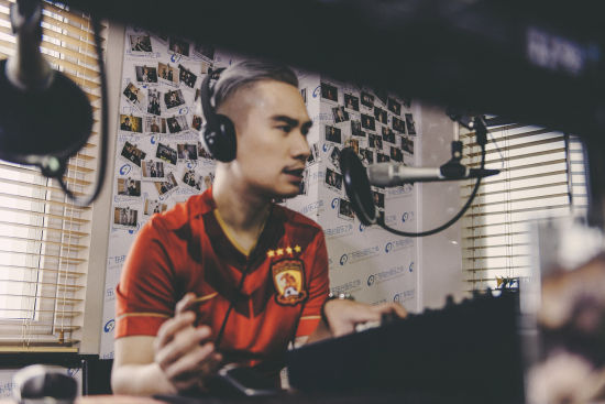 广州恒大队现场主持人梁子宁