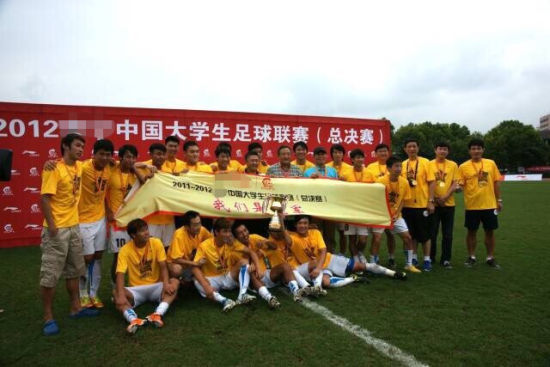 李昂曾经征战大足联赛
