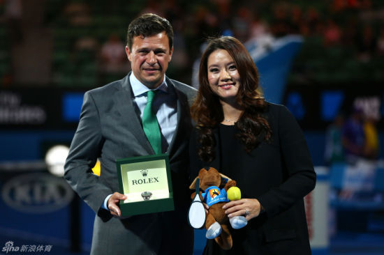 逗妹吐槽:米兰新技能重夺六冠 绿箭侠现身长沙