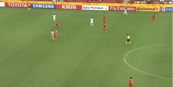 图4 第40分钟，武磊回追抢断