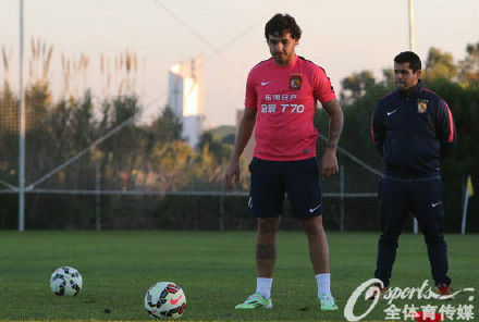 强壮的叉腰肌……