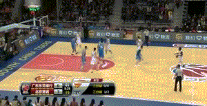 这次是周鹏获得三分球空位机会