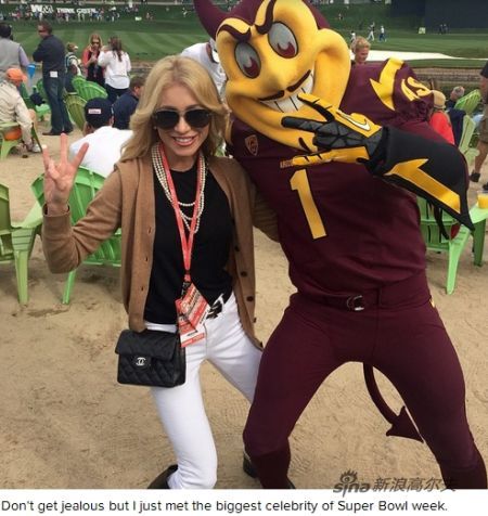 不要嫉妒我，我正在超级碗这周的庆典上。