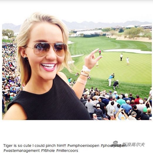 伍兹好袖珍，我可以捏住他。看看她的左手~~