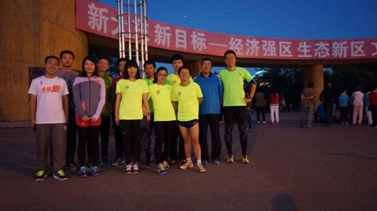 万泉公园夜跑。