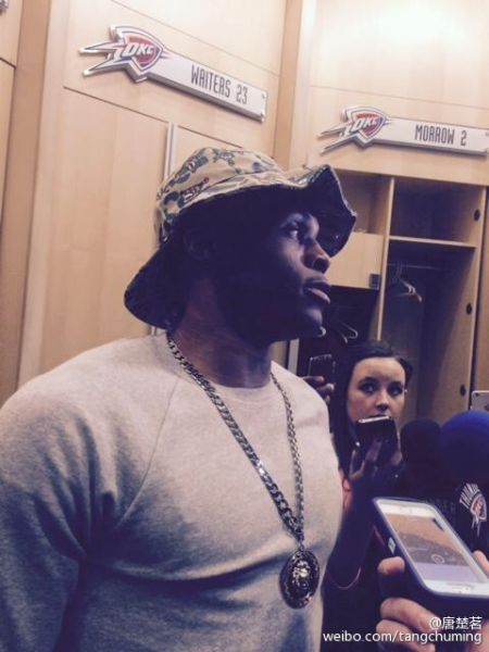 威少赛后接受采访