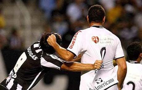 大罗也玩过揪头发