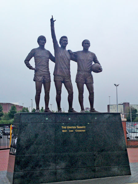 曼联三剑客的雕像