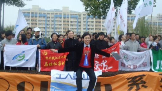 老友会主要负责人Dolphi组织的系列赛活动。