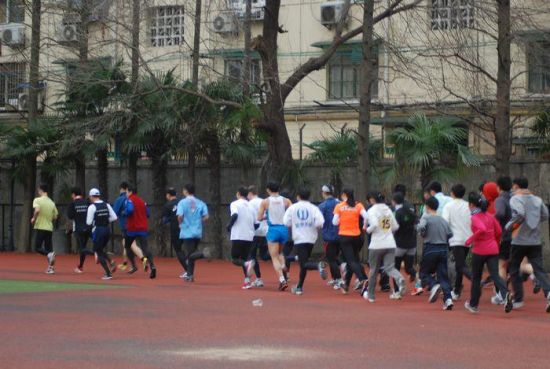 老友会自创的闯关赛活动。