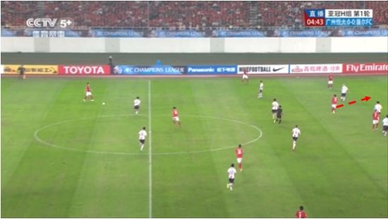 图1 金英权接球，高拉特斜插