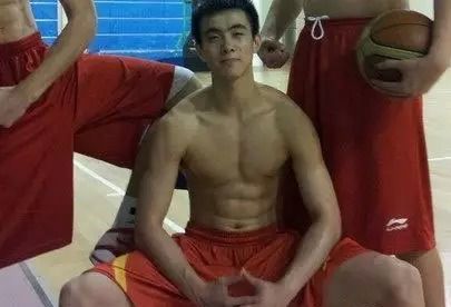 赵继伟七年前还是球迷