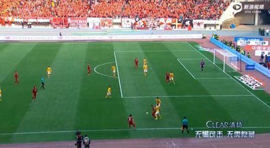 图4 孔卡背身护球