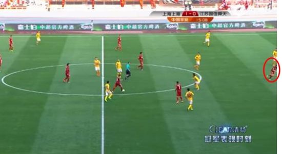 图9 孔卡转身，海森已经起动