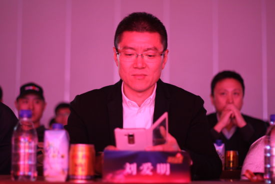 评委会主席刘爱明。