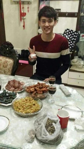 刘濛家中晒幸福