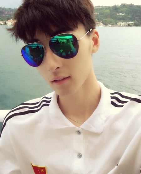 于垚辰帅气自拍