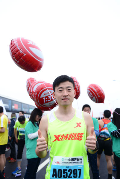 几乎是本次扬马最帅的200兔子梁超姗姗来迟，抓紧时间先在镜头前秀一个！