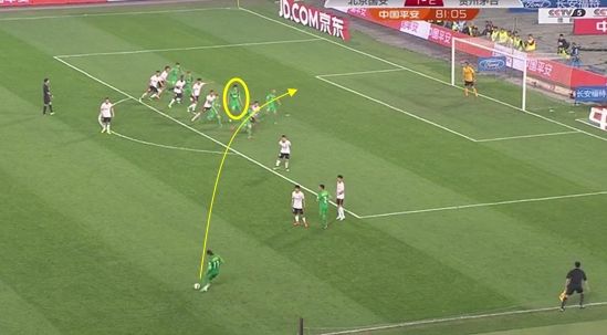 图14 宋博轩开出任意球一瞬间