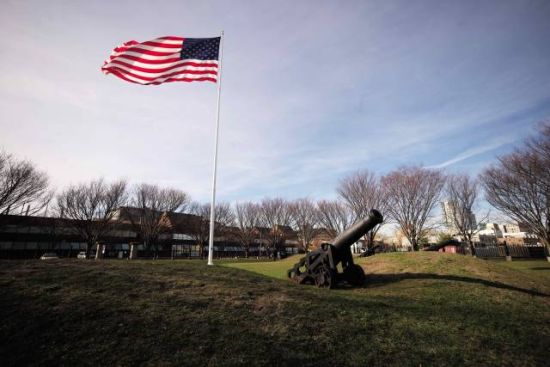 波士顿的春天就是这样，如果不下雨，阳光就好像可以融化人的骨头！