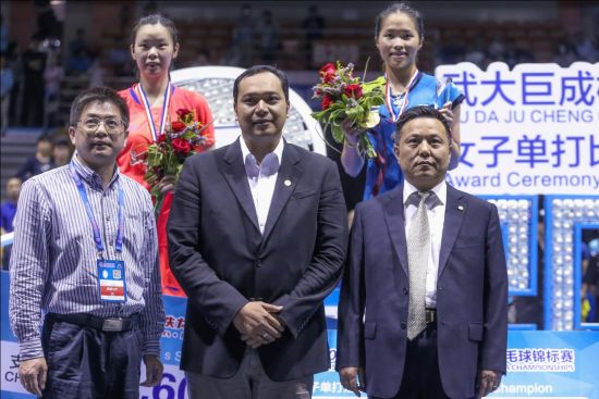 拉特查诺逆转李雪芮夺冠