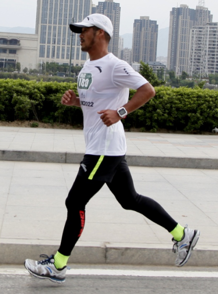 广州到北京，100天，100个马拉松，9个省，13座城，4219.54公里。