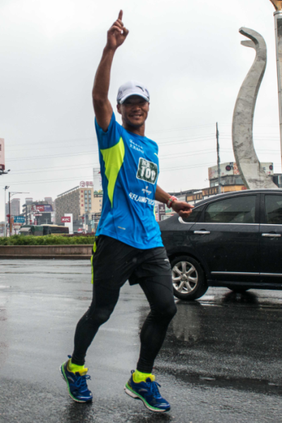 陈盆滨雨天路跑体验。
