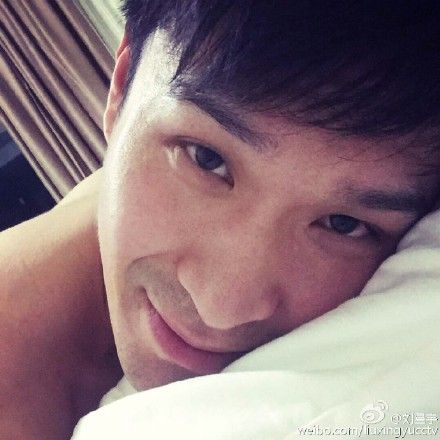 刘星宇微博上信息量好大的几张照片(图)