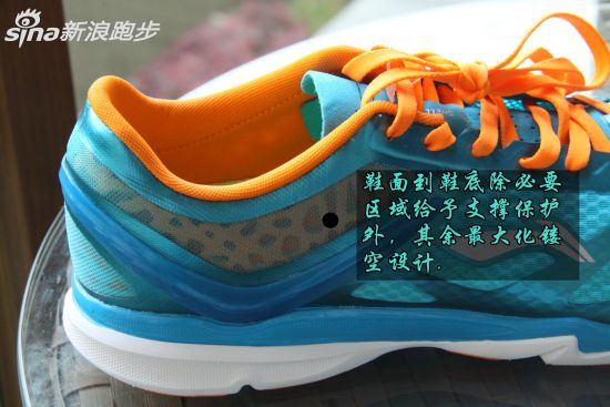 　　蝶翼灵感设计，从蝴蝶翅膀中汲取灵感，鞋面到鞋底除必要区域给予支撑保护外，其余最大化镂空设计。