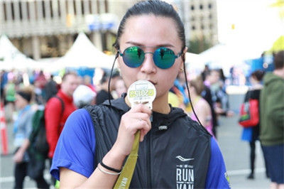 周笔畅刚刚参加温哥华马松。