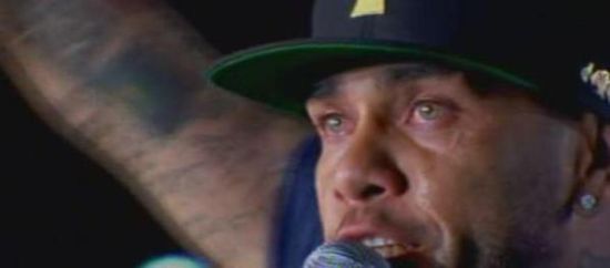 阿尔维斯眼含热泪