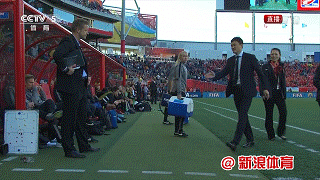 新西兰主帅拒绝与郝伟握手