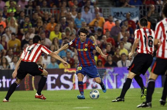 2009年，梅西在国王杯决赛中攻破毕巴球门