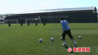 唐宁5连发踢垃圾桶