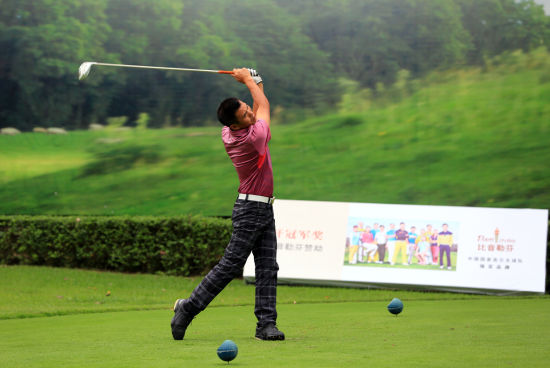 业余球员的标准挥杆