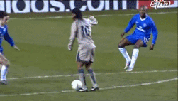 小罗对切尔西的精彩进球