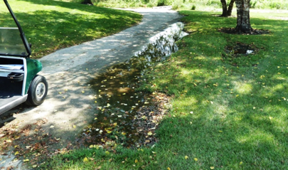 球车道高程衔接处理不好导致排水和维护问题