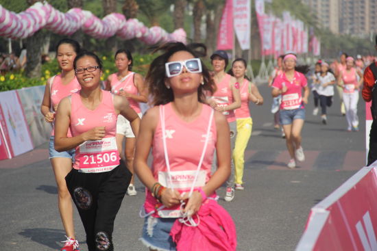 厦门女子马拉松打造“最美”跑步赛事。