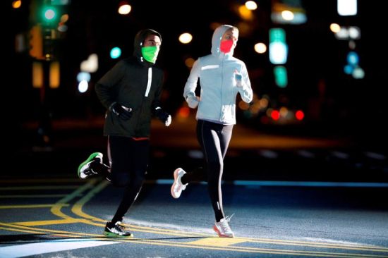 冬季跑步着装须注意。