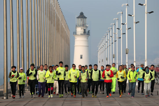 跑团口号：运动，健康，快乐。