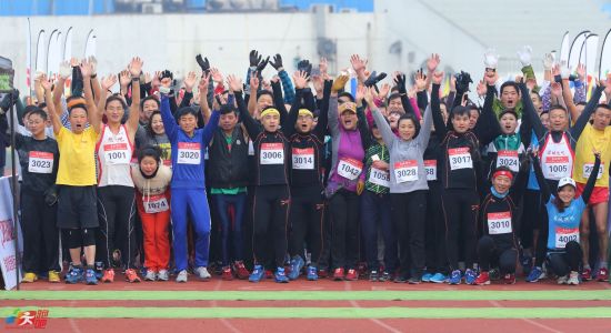 2015盐城跑吧迎新春万米长跑友谊赛。